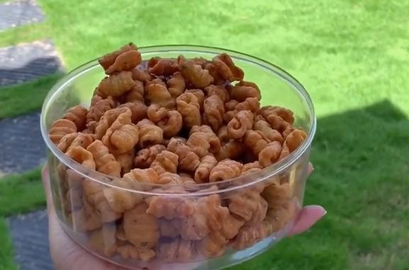 Resep Kue Bawang Spesial, Camilan Mini yang Gurih dan Enak