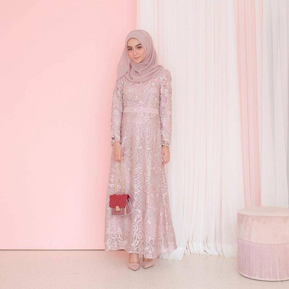 instagram.com/nesaaqila