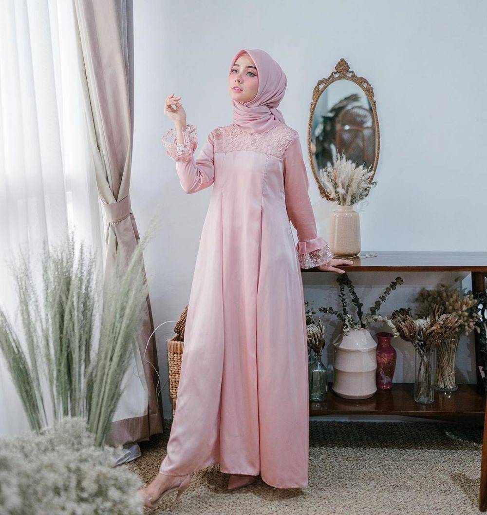 instagram.com/nesaaqila