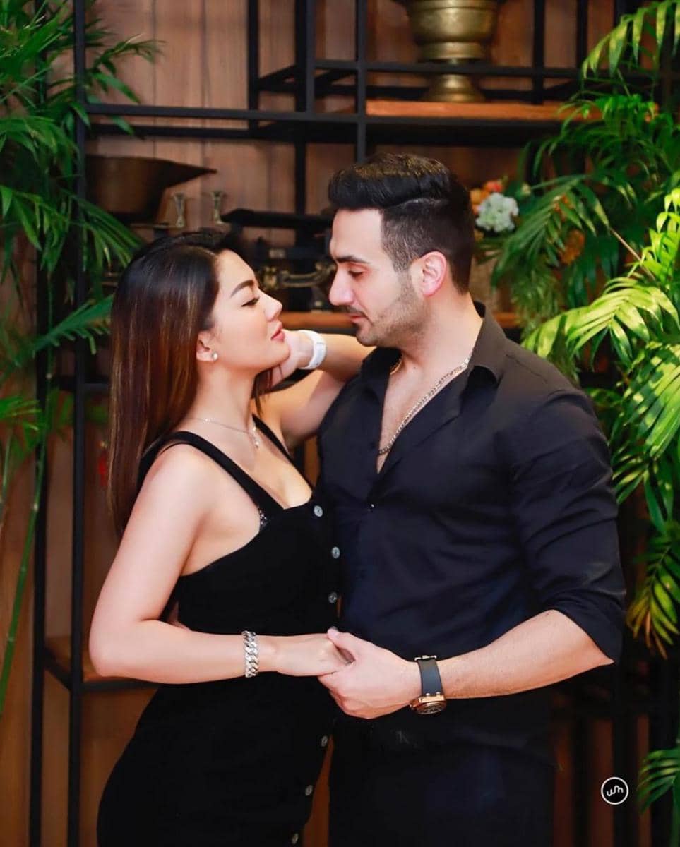 instagram.com/deliaayasmine