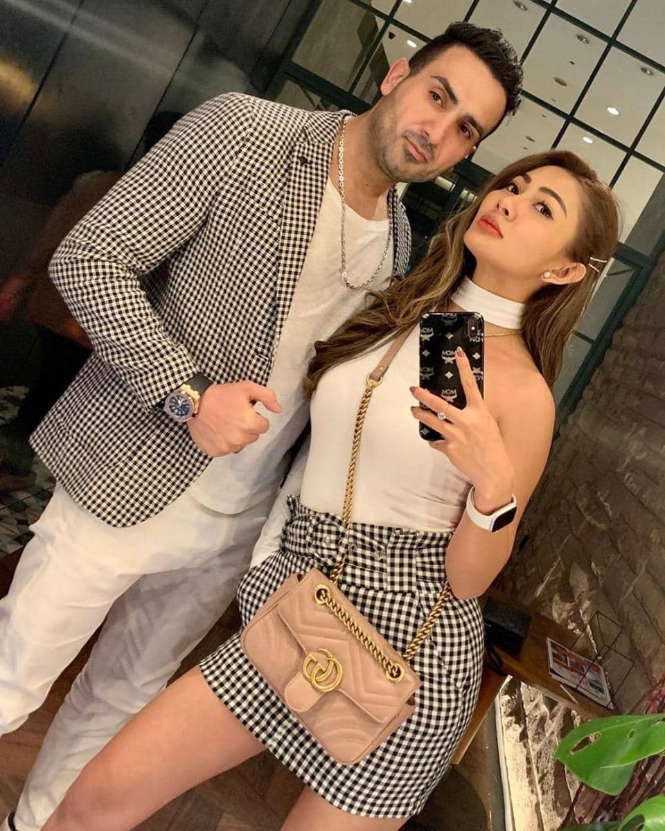 instagram.com/deliaayasmine