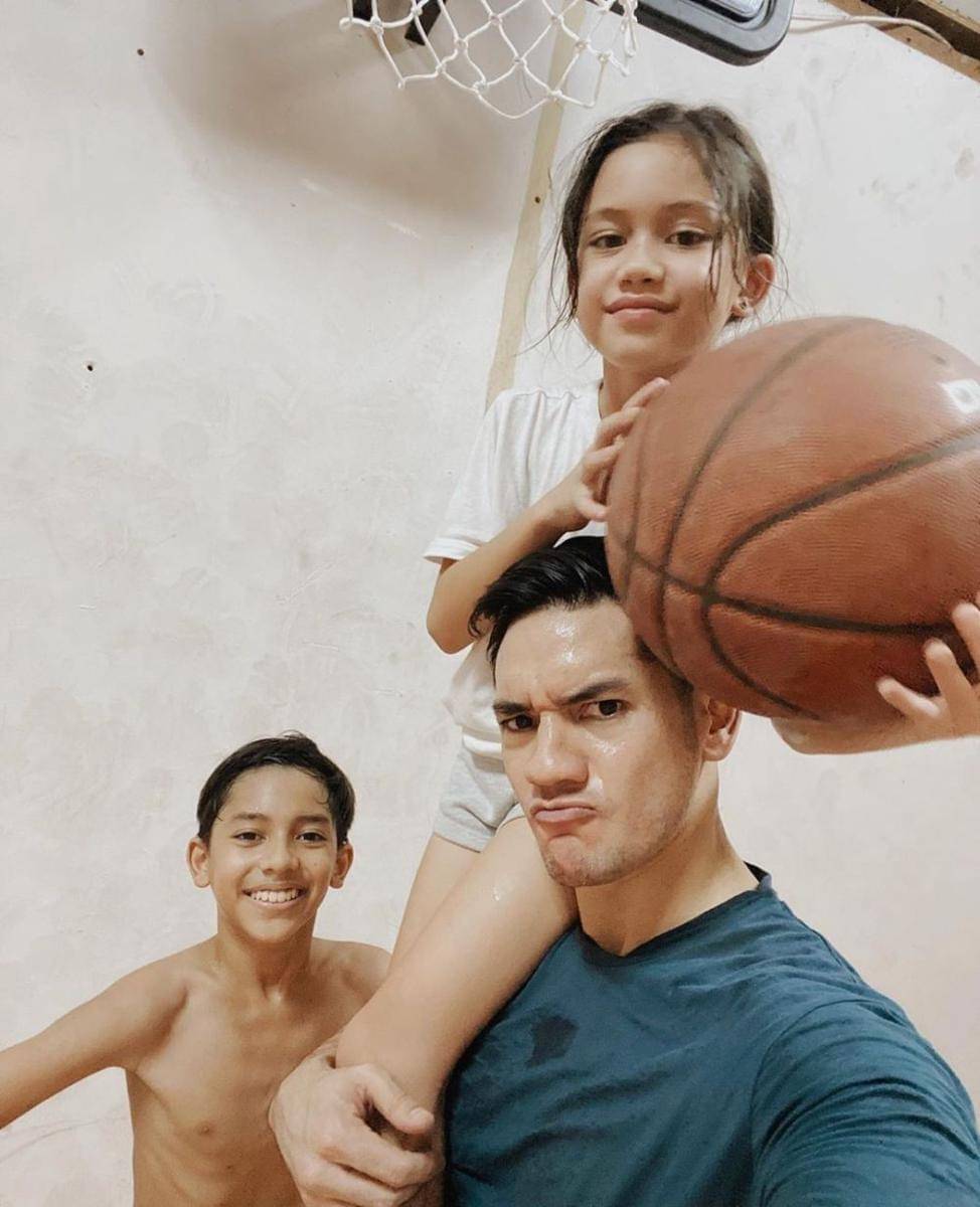 instagram.com/andrew.white._