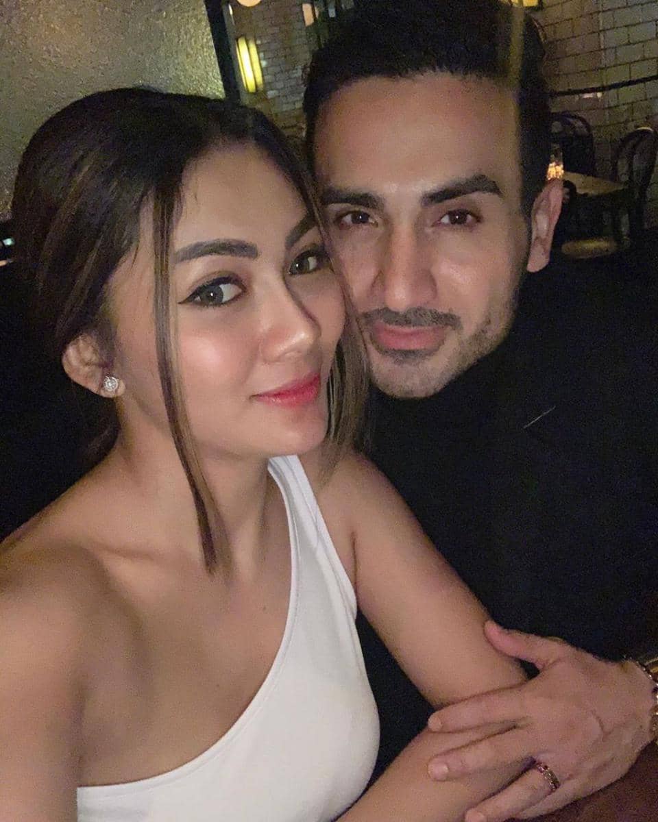 instagram.com/deliaayasmine