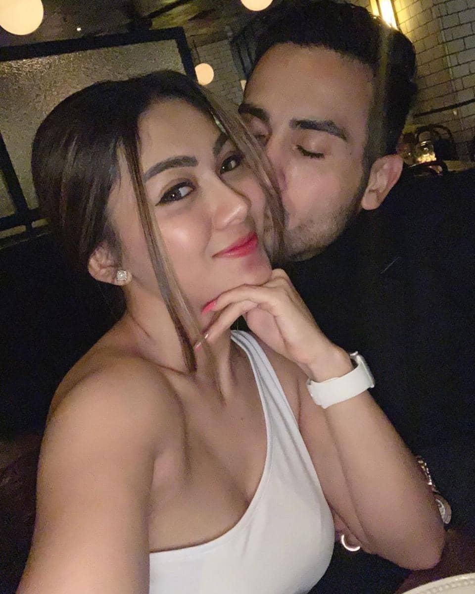 instagram.com/deliaayasmine