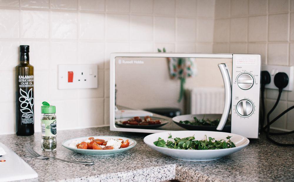 5 Fungsi Lain dari Microwave yang Jarang Diketahui, Yuk Coba!