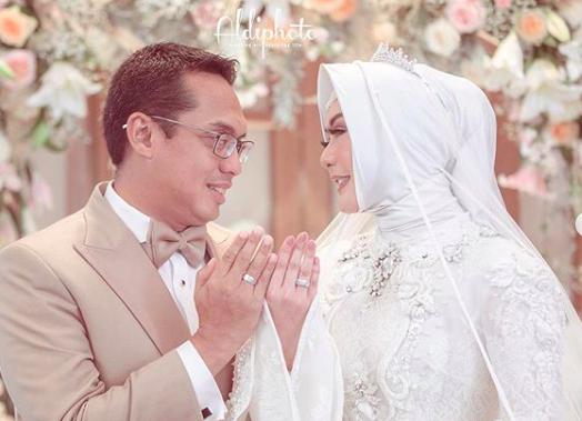 Rujuk dengan Mantan Suami, 10 Momen Bahagia Pernikahan Eddies Adelia