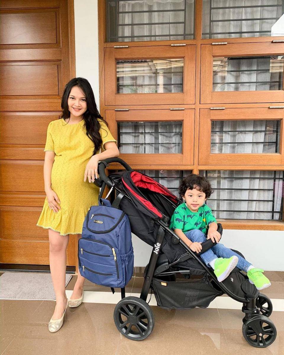 instagram.com/rosnitaputri