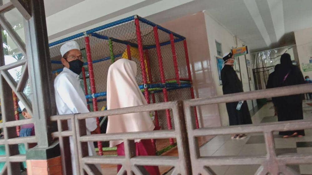 Keluarga pasien meninggal di Balikpapan melakukan pemeriksaan di RSKD (Dok.IDN Times/Istimewa)
