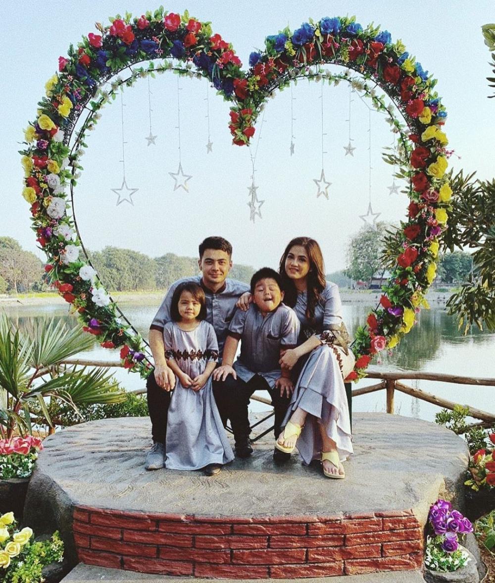 10 Potret Bukti Bintang FTV Jerry In't Veld yang Family Man Abis