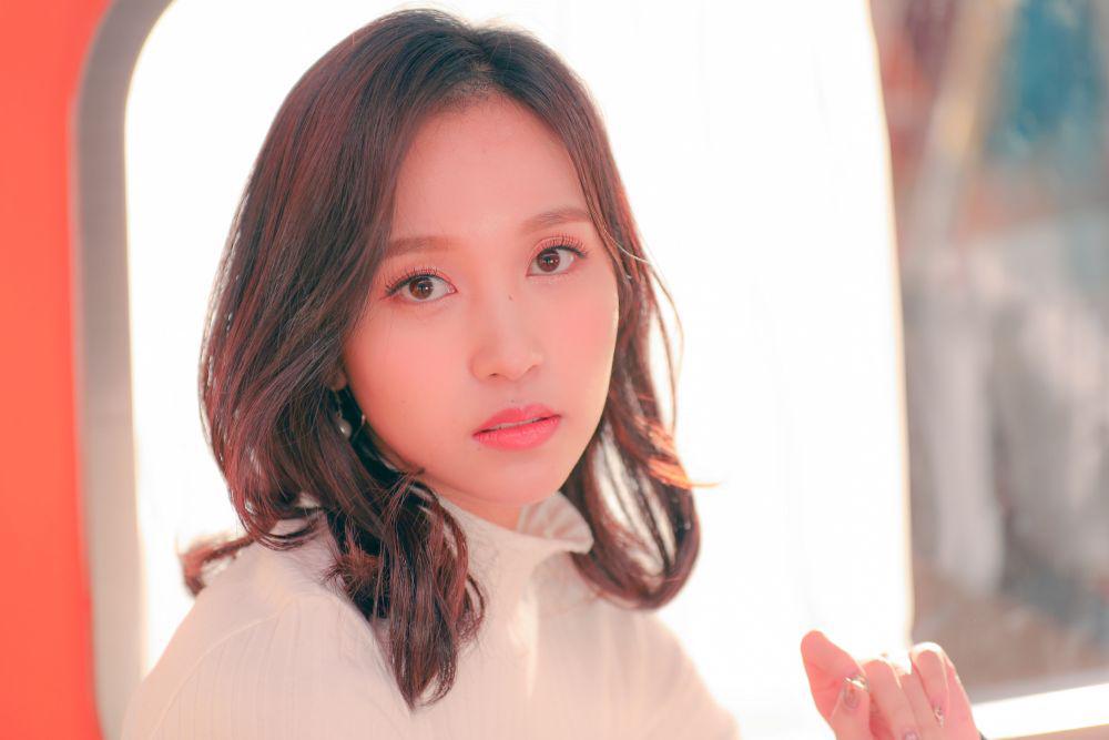 Selalu Tampil Mempesona, 7 Idol KPop Ini Ternyata Sosok Pemalu Lho!