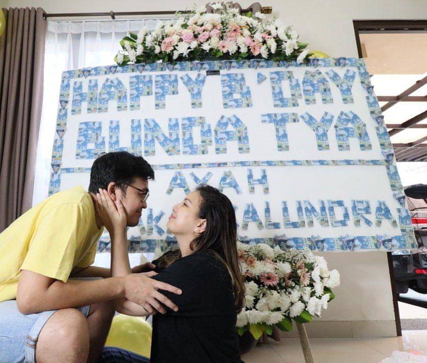 instagram.com/tya_ariestya