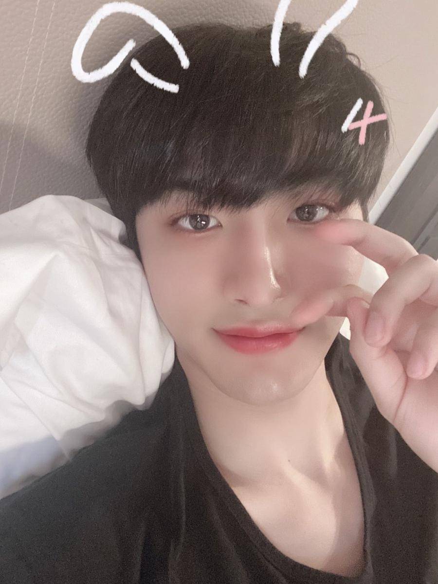 twitter.com/ATEEZofficial/