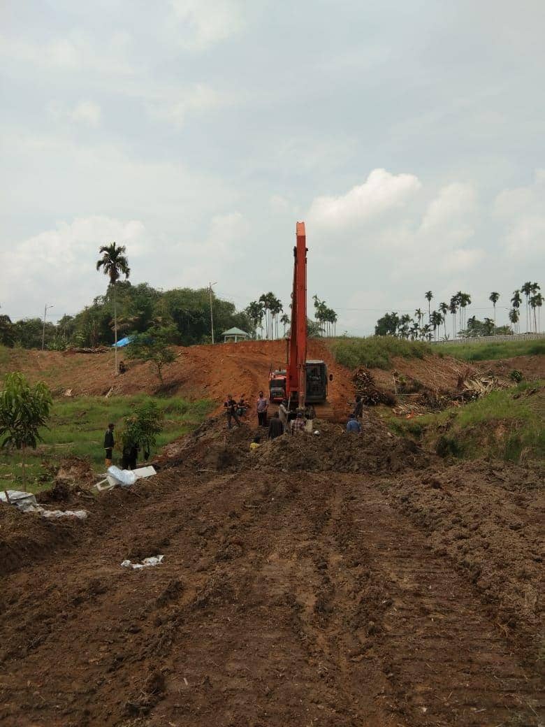 Proses pengerjaan akses jalan TPU Simalingkar B (Dok.IDNTimes/istimewa)