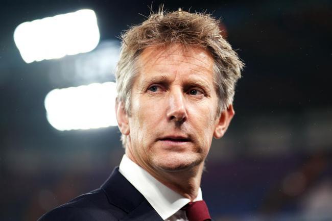 Sheikh Jassim Ingin Bawa Van der Sar Kembali ke Manchester United