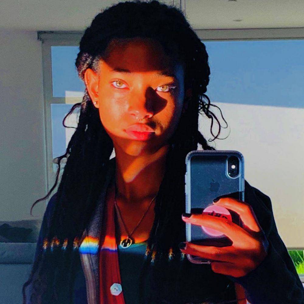 instagram.com/willowsmith
