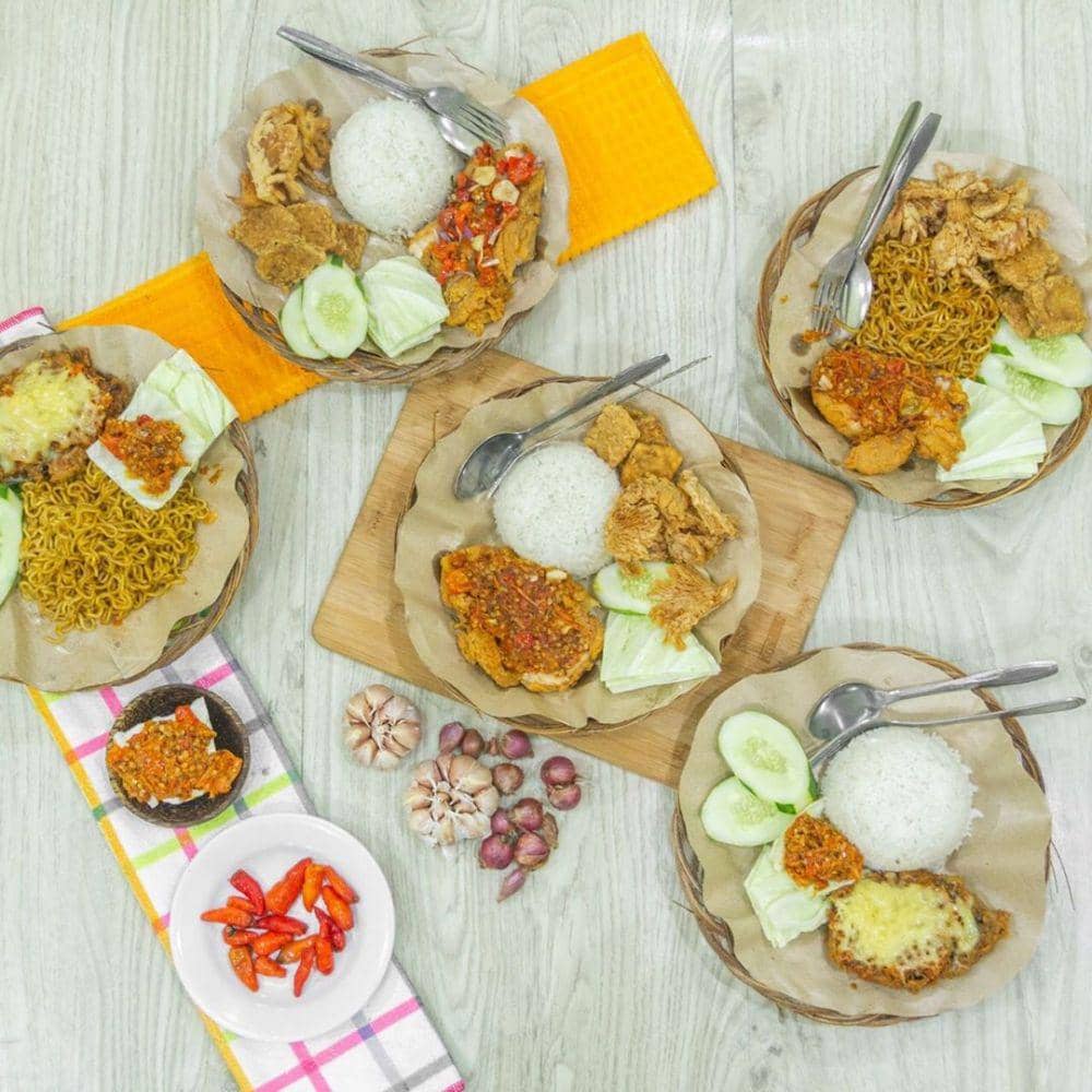 Instagram.com/ayam_geprekbangsur