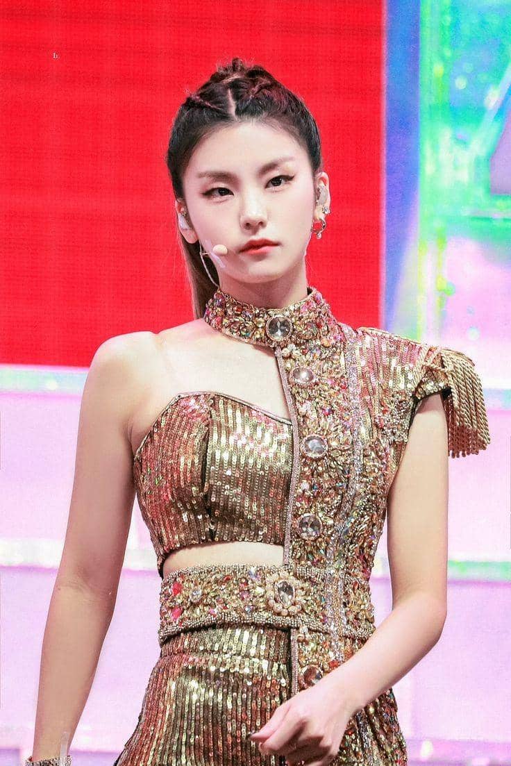 twitter.com/lunayeji