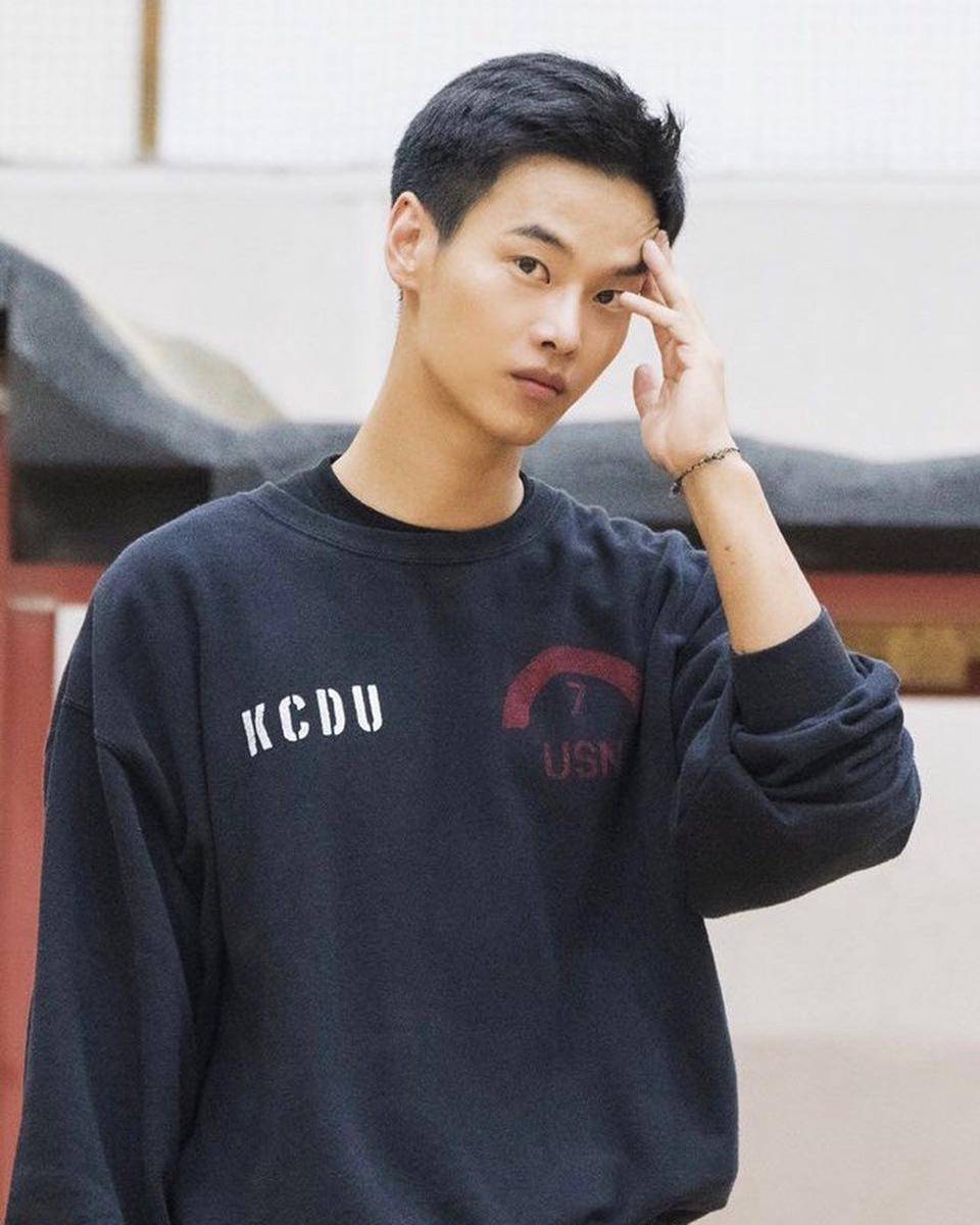 instagram.com/achahakyeon