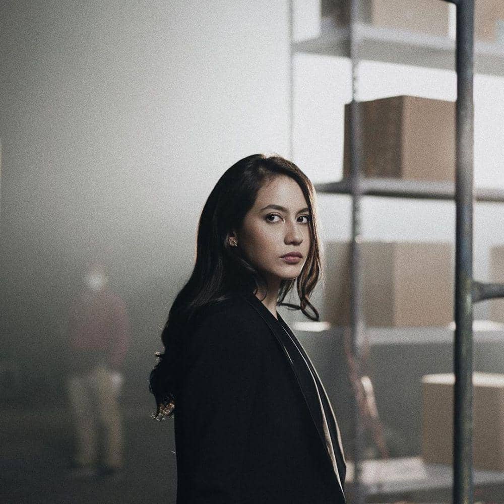 instagram.com/pevpearce