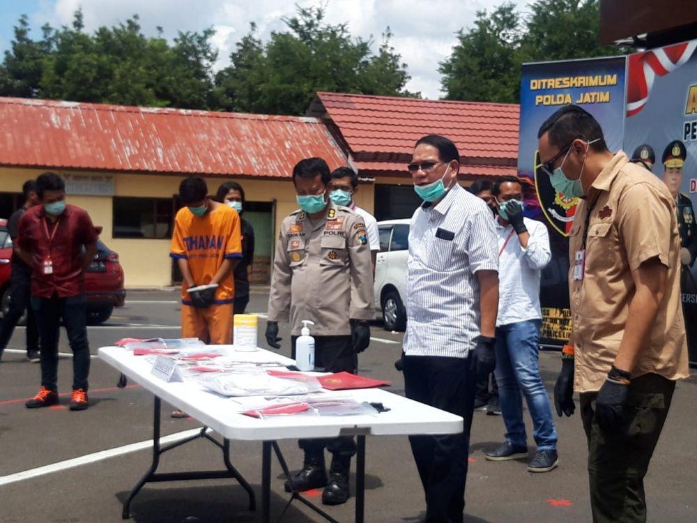 Ditreskrimum Polda Jatim ungkap kasus threesome di Kota Mojokerto. Dok.IDN Times