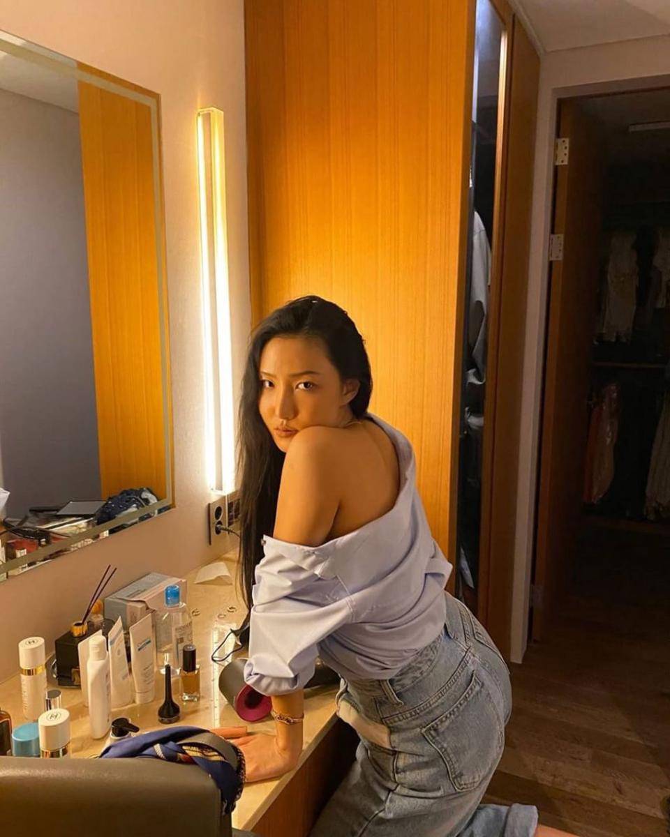 instagram.com/ _mariahwasa