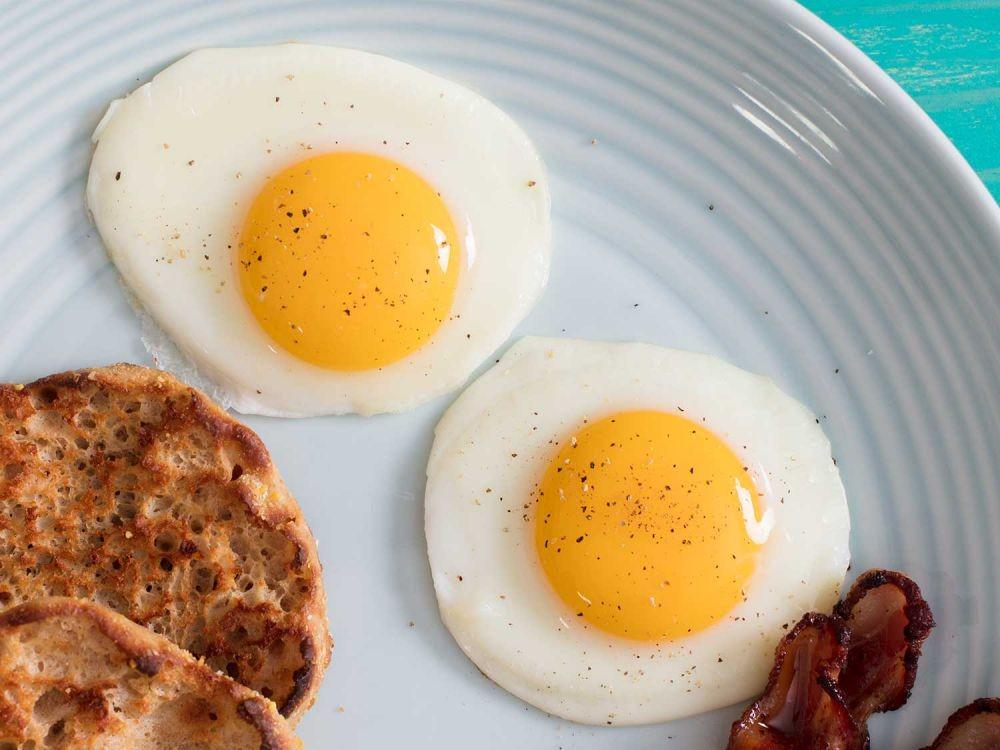 10 Tips Membuat Telur Mata Sapi Setengah Matang yang Sempurna