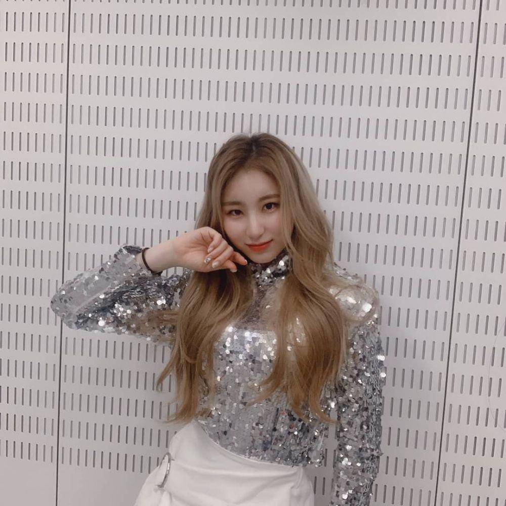 instagram.com/official_izone