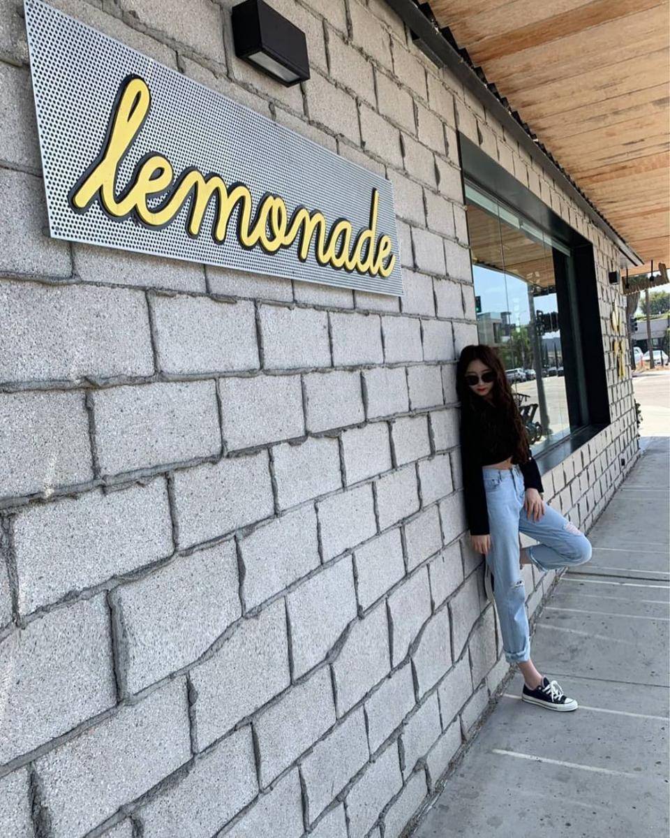 instagram.com/official_izone