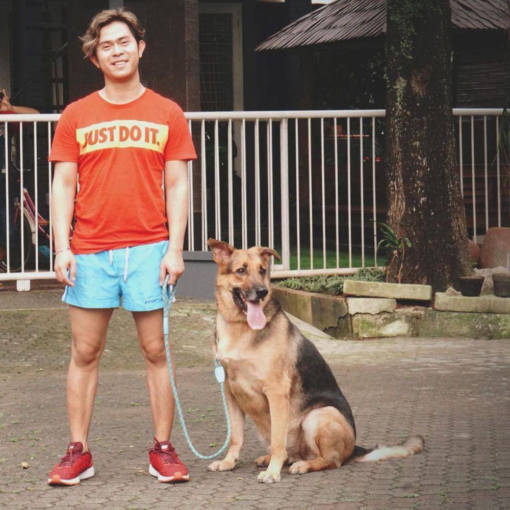 Instagram.com/cakra.khan
