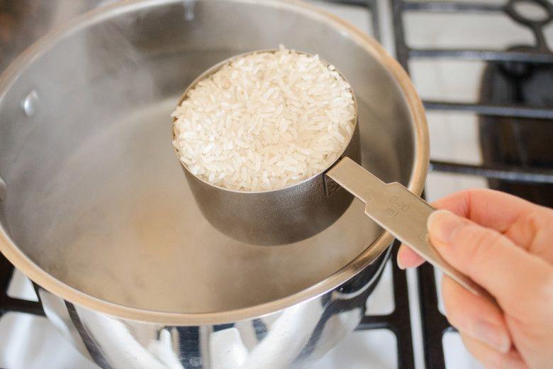 Tips dan Cara Memasak Nasi biar Gak Tinggi Kalori, Lebih Sehat Pula