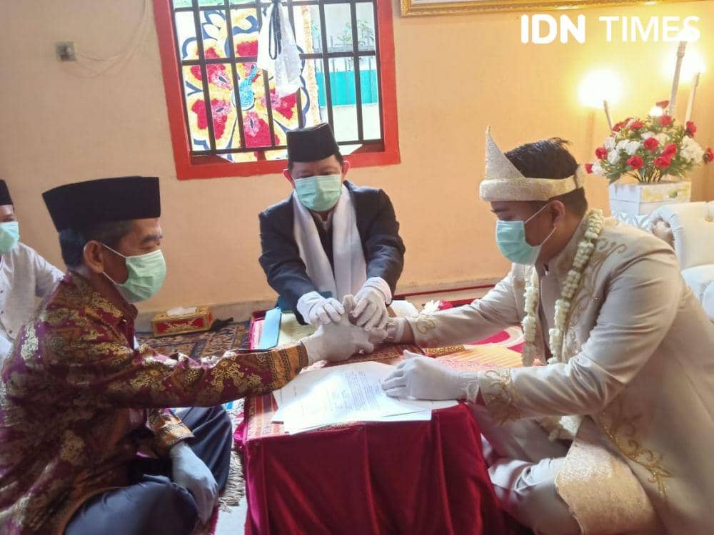 Ilustrasi pernikahan di masa pandemi COVID-19 (IDN Times/Dokumen)