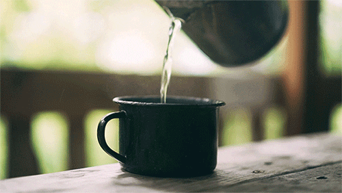 7 Manfaat yang Bisa Didapat setelah Minum Air Hangat, Ayo Dicoba!