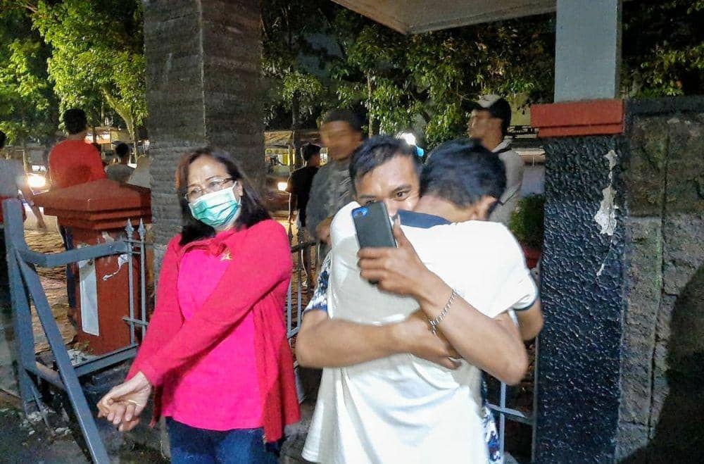 Para napi dijemput keluarga usai dapat program asimilasi. Dok/ Istimewa