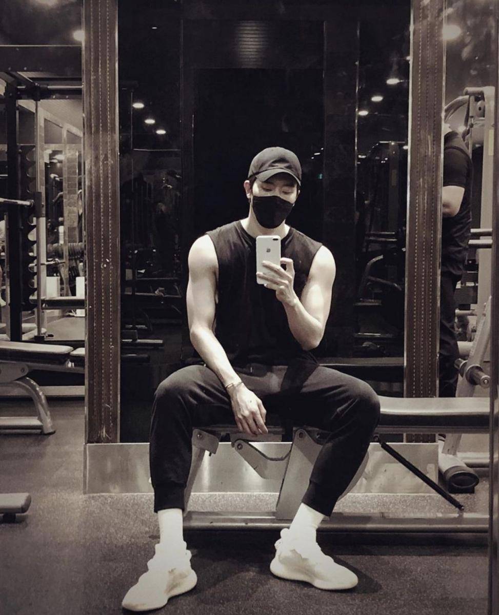 instagram.com/zhouzhoumi419