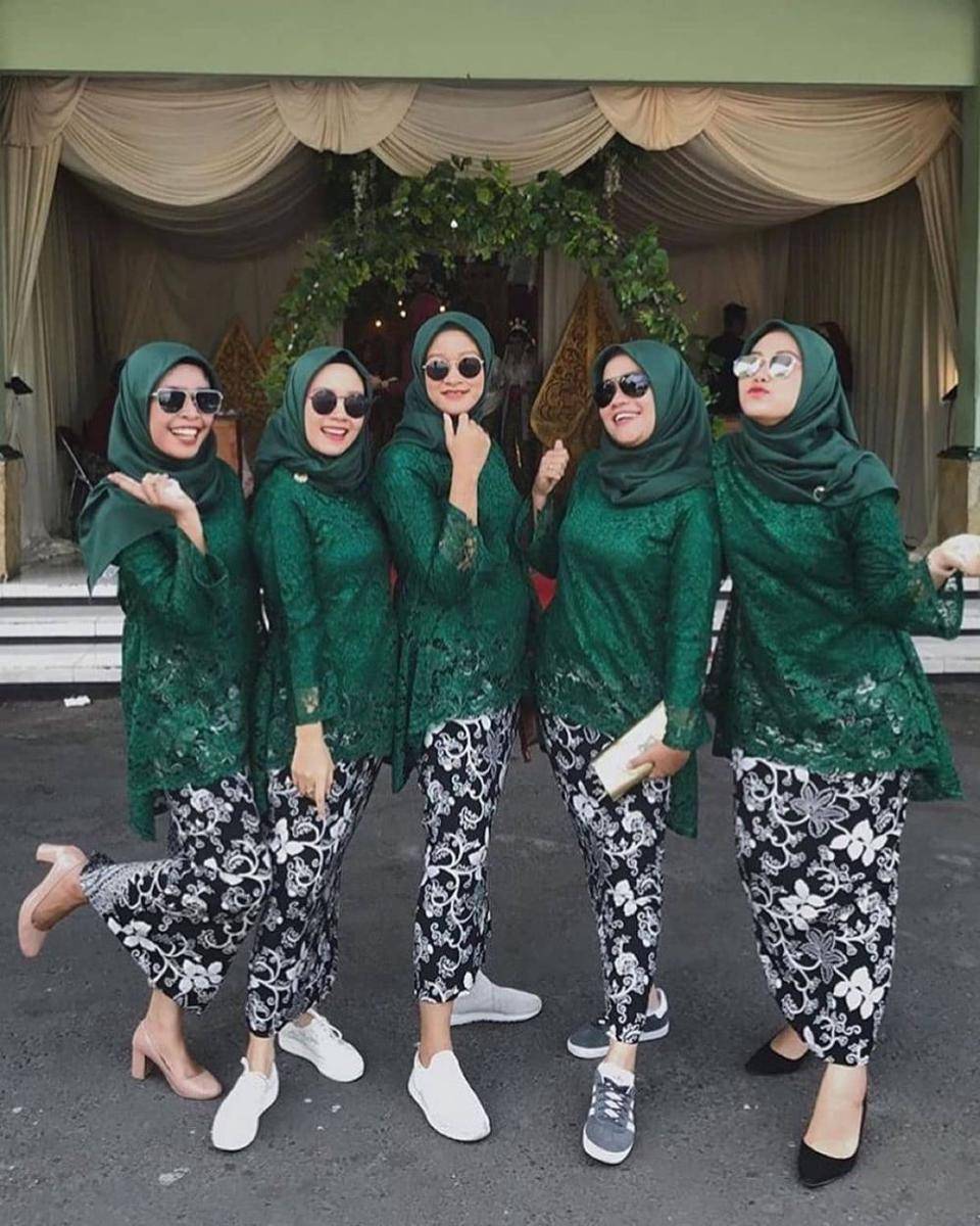 instagram.com/kebaya.kece
