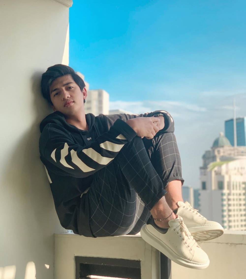 Instagram.com/harrisvriza