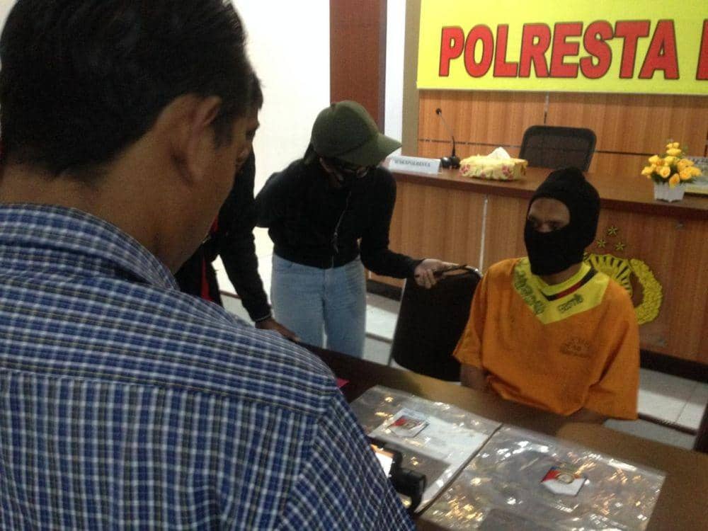 Tersangka penyebar hoaks ditangkap di Balikpapan (IDN Times/Hilmansyah)