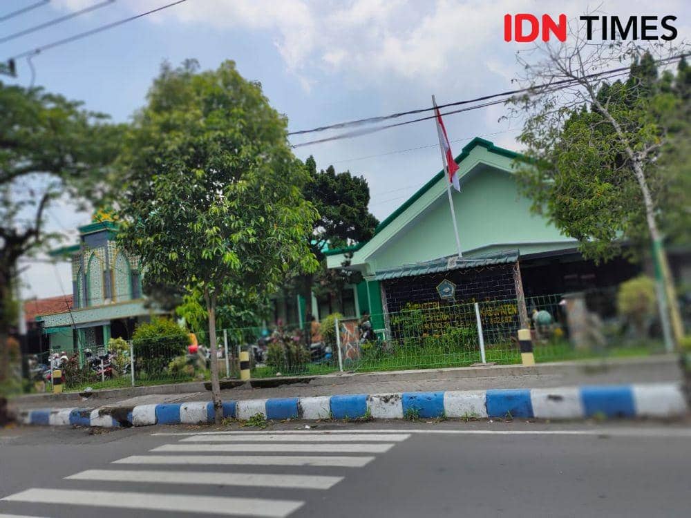 Tampak depan kantor Kemenag Jombang. IDN Times/zainul arifin