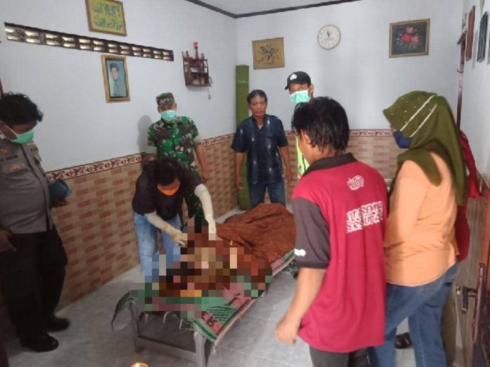 Identifikasi jasad korban tenggelam. IDN Times/istimewa