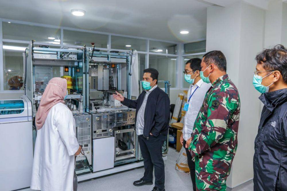 Erick Thohir periksa penyelesaian Rumah Sakit Pertamina Jaya dan persiapan Lab untuk COVID-19 (Dok. Kementerian BUMN)