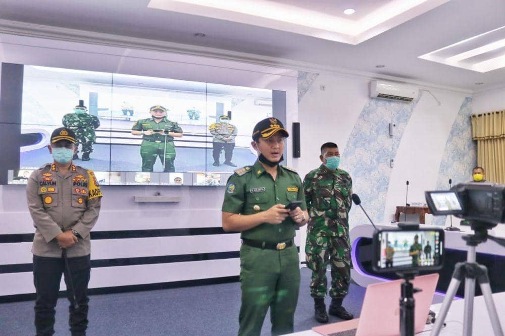 Bupati Trenggalek, Mochamad Nur Arifin mengumumkan kasus positif corona pertama, IDN Times/ istimewa