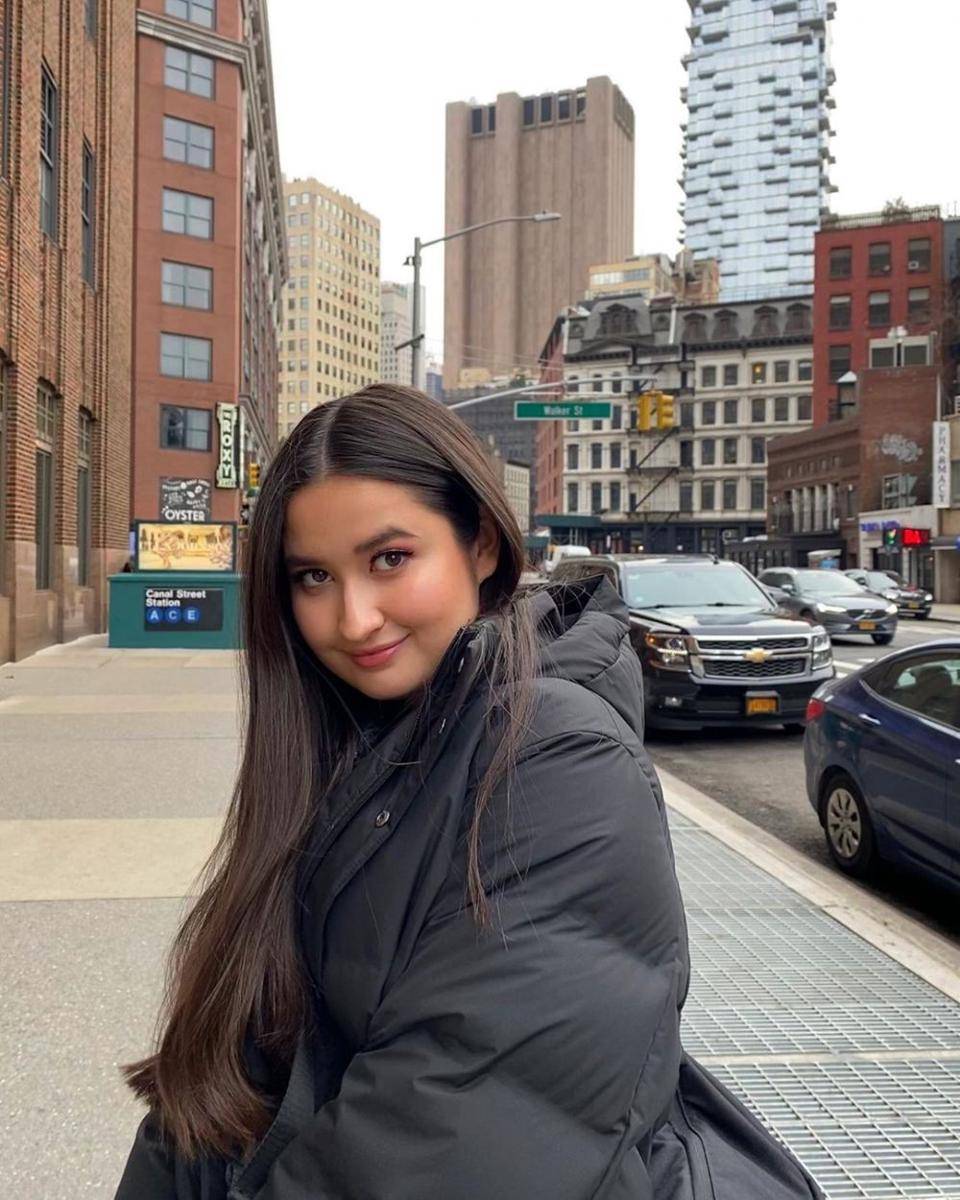 instagram.com/stephaniepoetri