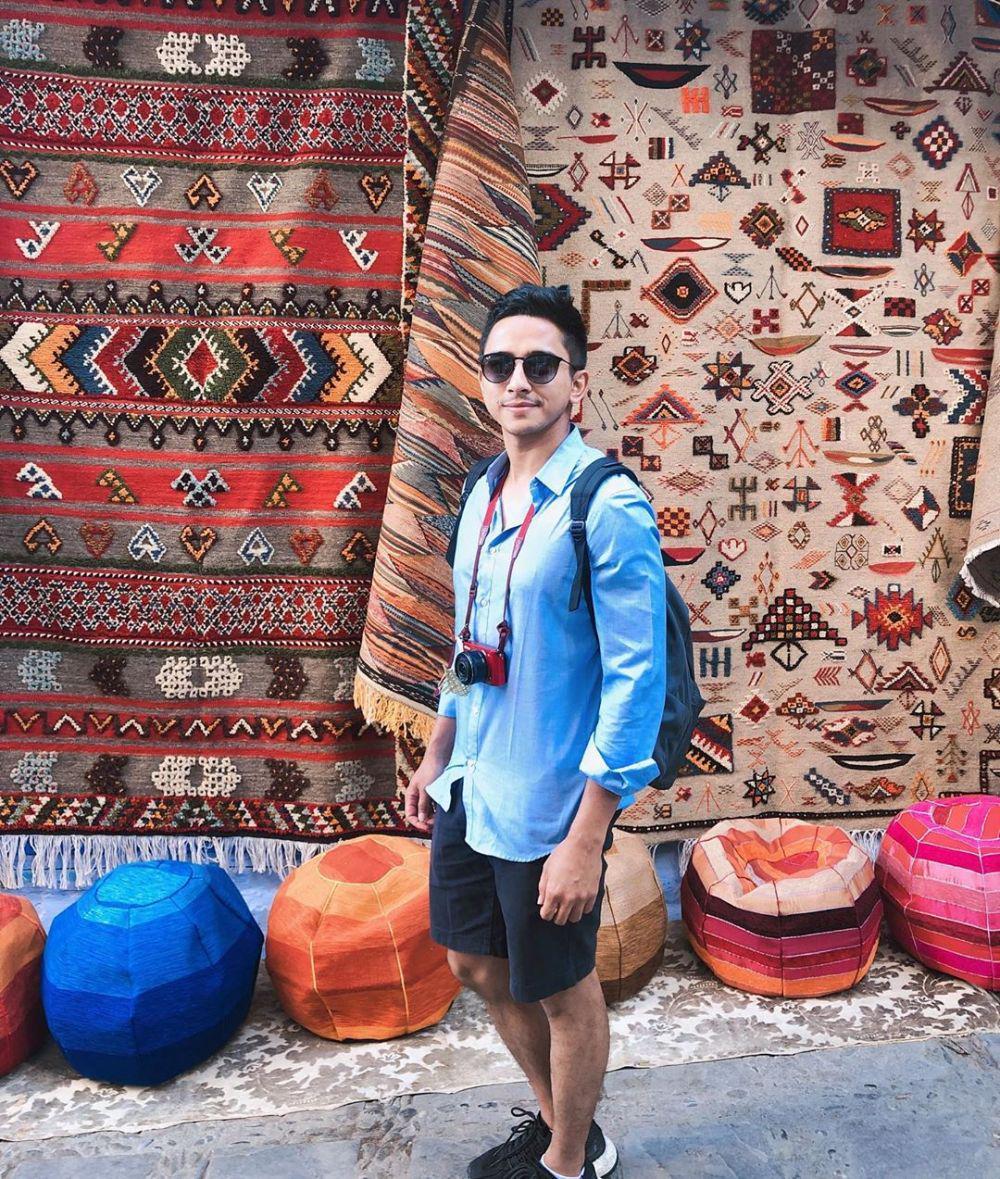 Idola Baru Netizen, Ini 10 Potret Dokter Danar yang Suka Traveling!