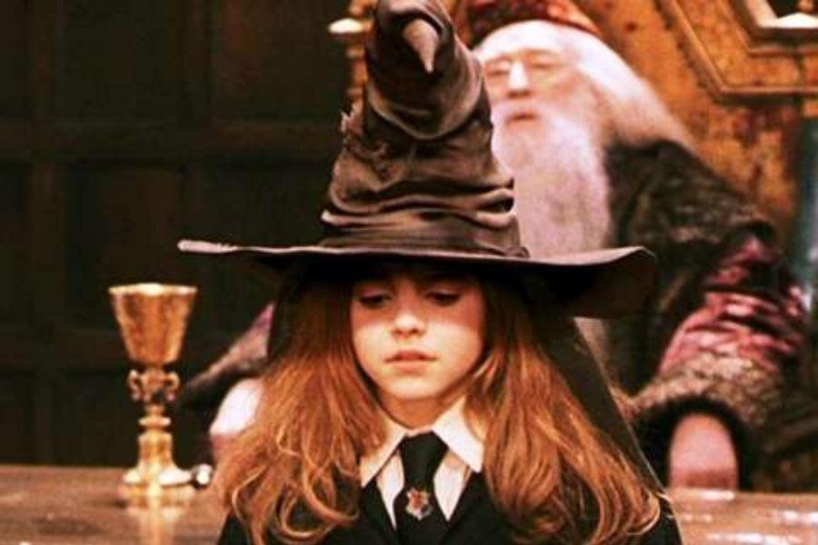 [QUIZ] Kami Bisa Tebak Kamu Cocok Masuk Asrama Hogwarts yang Mana!