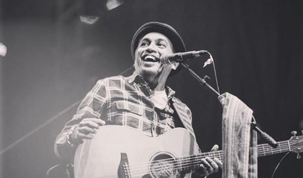 Keluarga Glenn Fredly Imbau Pelayat Tidak Ikut Prosesi Pemakaman