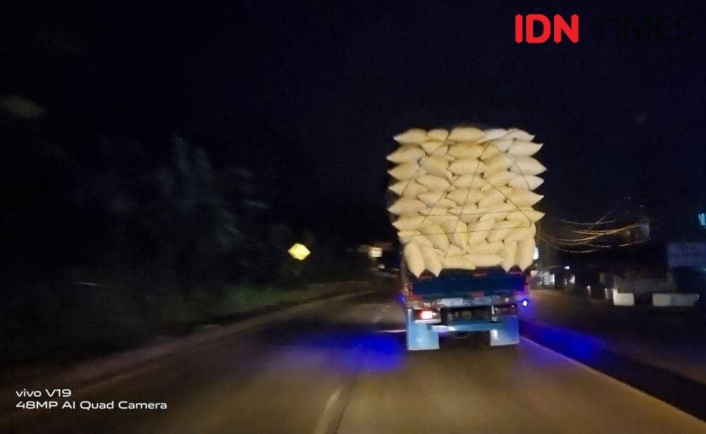 Ilustrasi truk. IDN Times/Dwi Agustiar