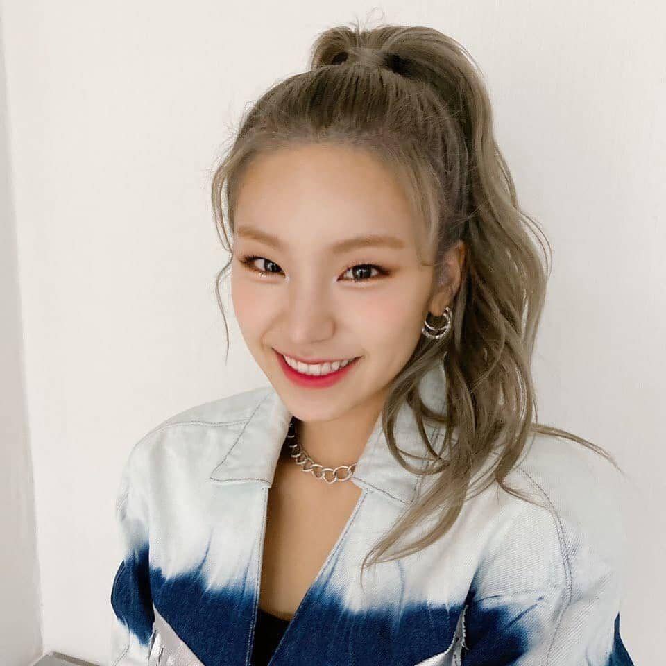 9 Potret Selfie Yeji ITZY yang Charming Banget!