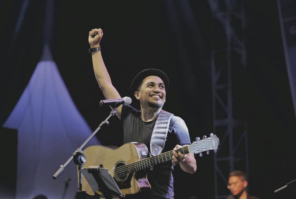 Seperti Glenn Fredly, Ini 7 Manfaat Beramal & Peduli Sosial untukmu