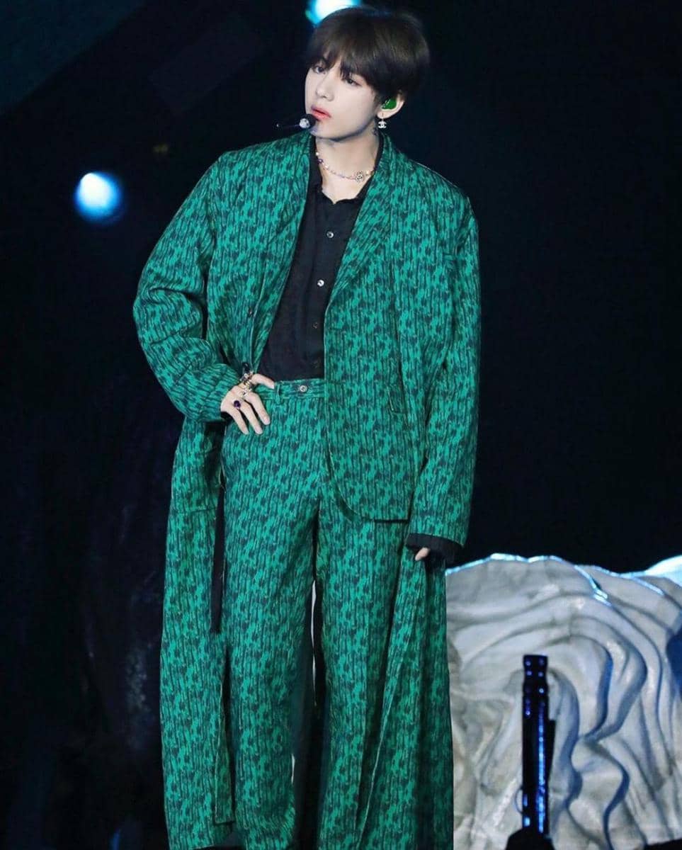 Instagram.com/taehyung_v