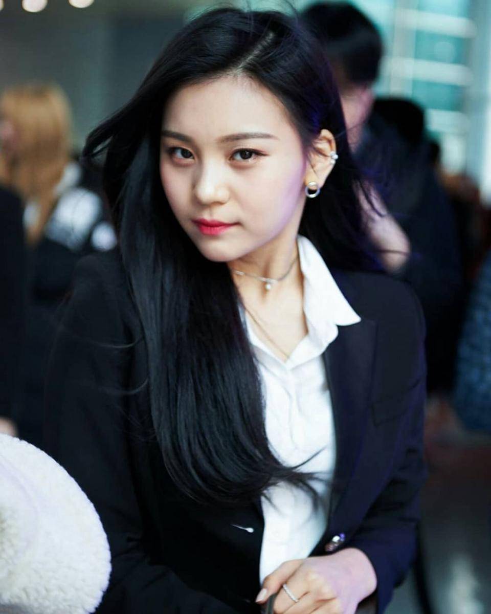 instagram.com/umji.only